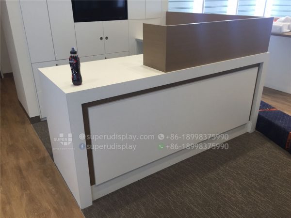 Retail Optical Shop Cashier Table - Image 3