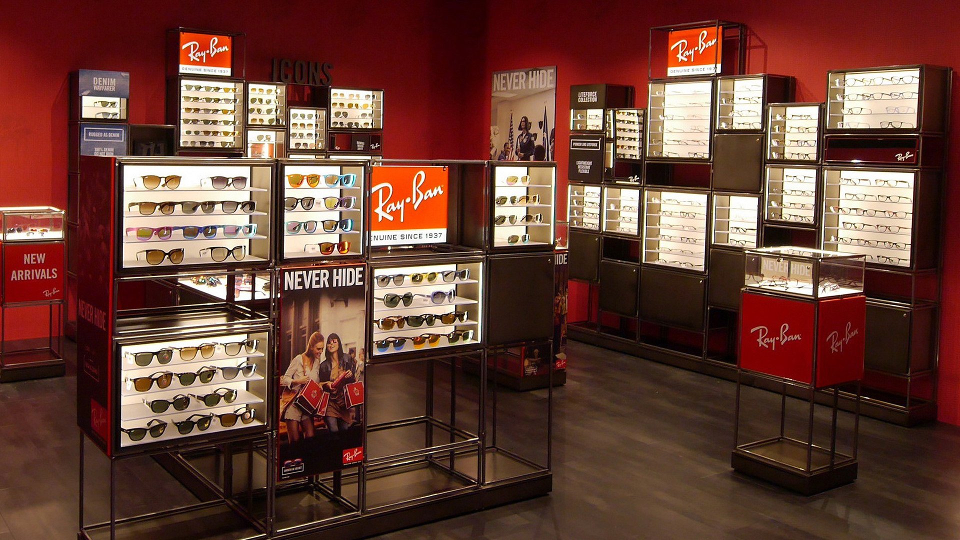 Rayban Sunglasses Store Design